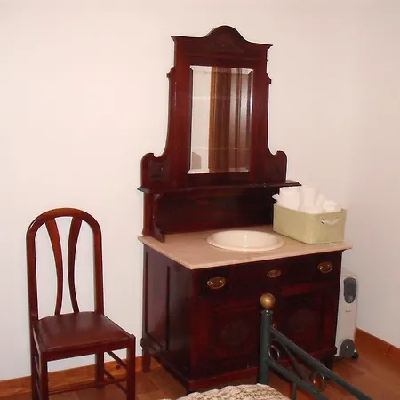 Casa Pires Mateus Kır Evi